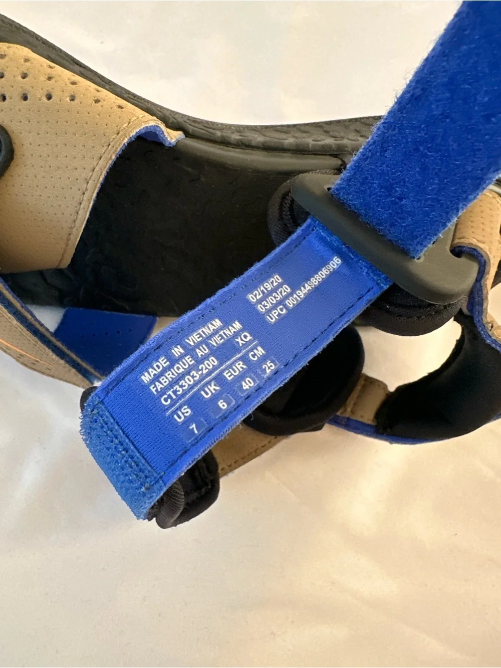 Nike Men’s Sandals in Brown with Blue Accents